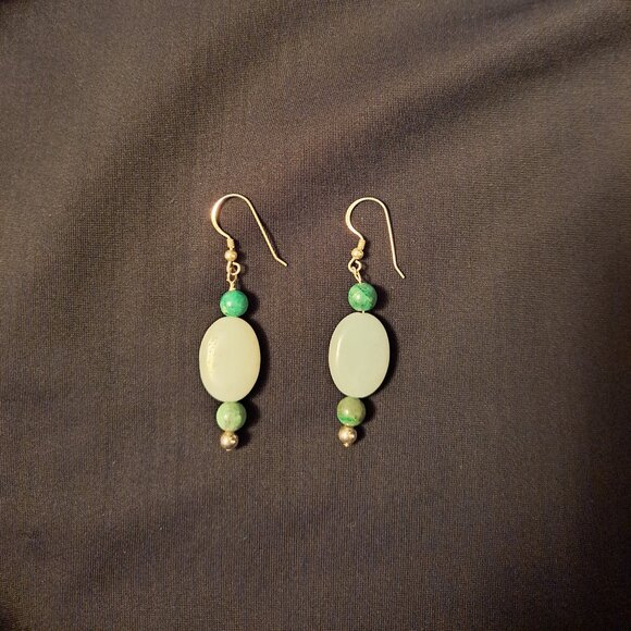 Jade Green dangle earrings with Fish hooks - Picture 1 of 3